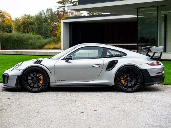 PORSCHE 991.2 GT2 RS